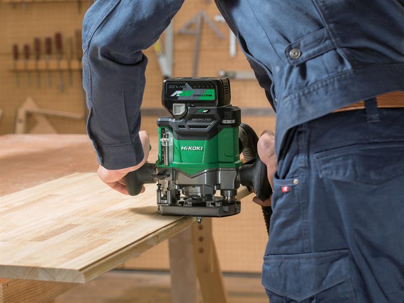 HiKOKI M3612DA/JPZ Multi-Volt Router 36V 1 x 2.5Ah Li-ion HIKM3612DAJP