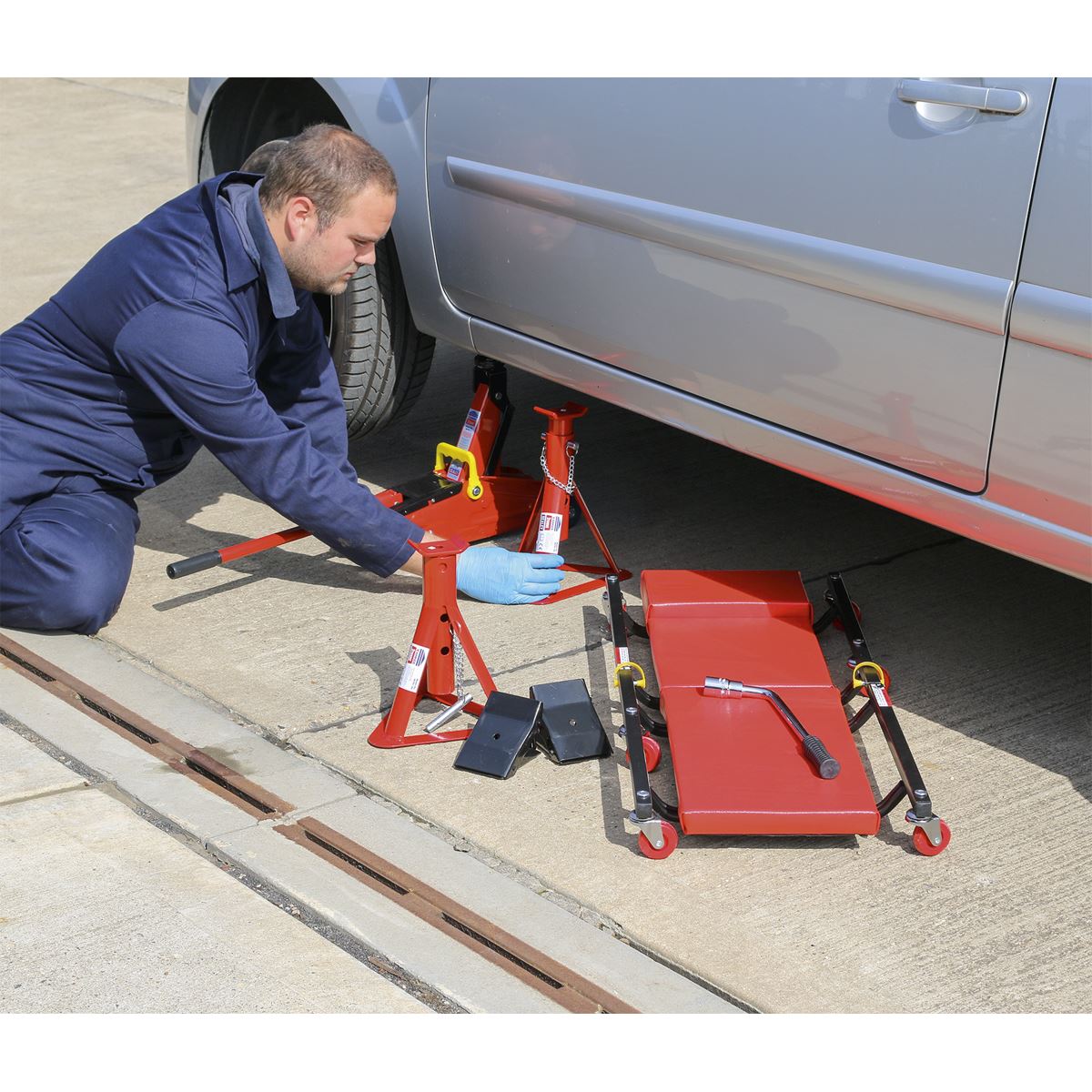 Sealey Lifting Kit 5pc 2 Tonne (Inc Jack, Axle Stands, Creeper, Chocks & Wrench) JKIT01