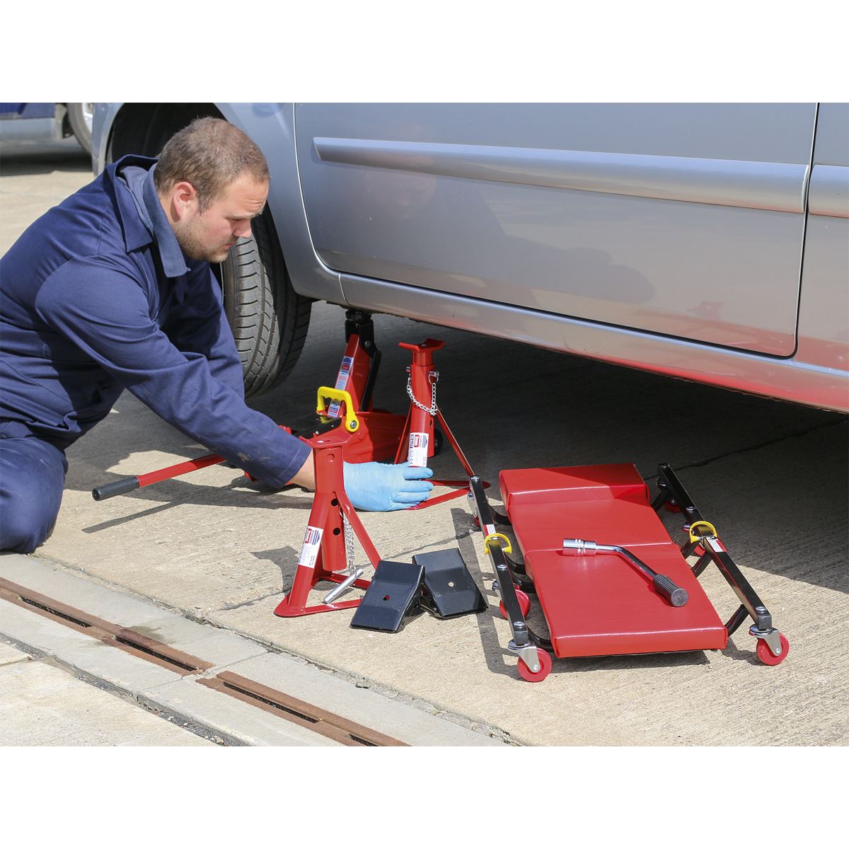 Sealey Lifting Kit 5pc 2 Tonne (Inc Jack, Axle Stands, Creeper, Chocks & Wrench) JKIT01