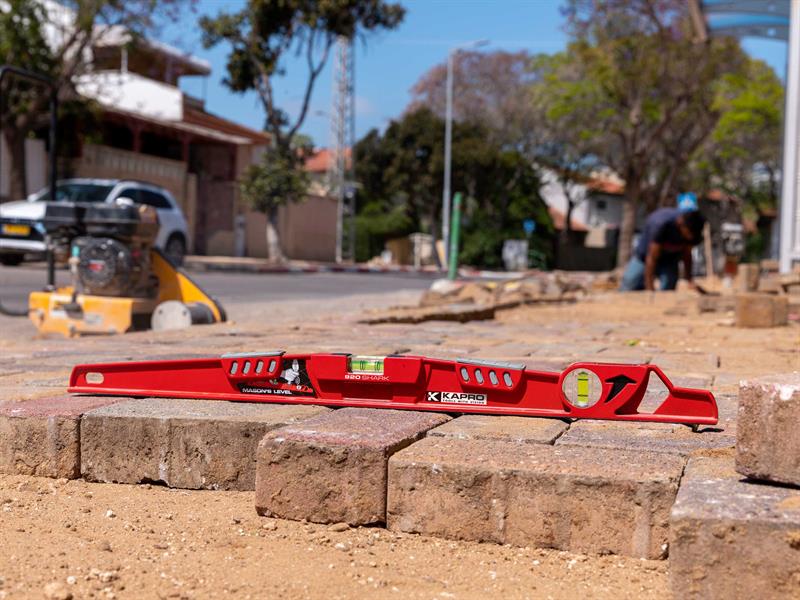 Kapro 920 Shark Level 100cm Heavy Duty Cast Trapezoid Profile KPOK92010100
