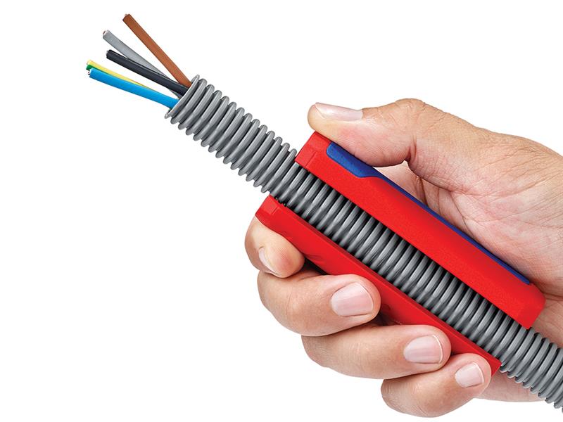 Knipex TwistCut Corrugated Pipe Cutter 13-32mm Recessed Blades KPX902201