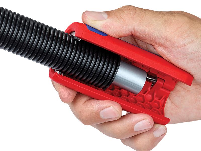 Knipex TwistCut Corrugated Pipe Cutter 13-32mm Recessed Blades KPX902201
