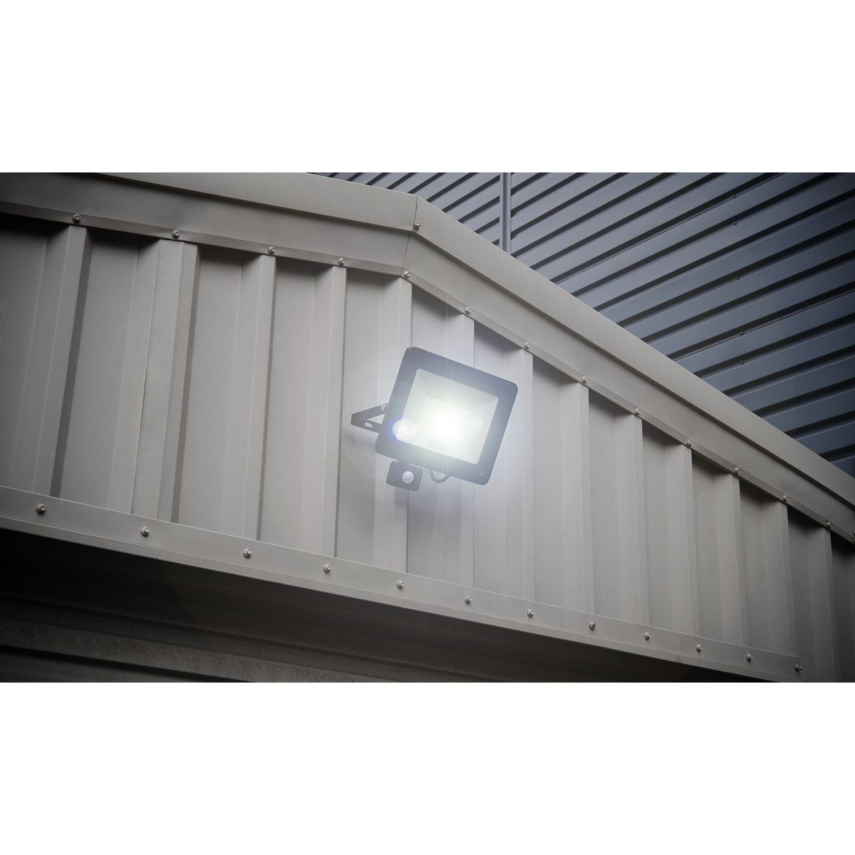 Sealey Extra-Slim Floodlight with PIR Sensor 100W SMD LED LED115PIR