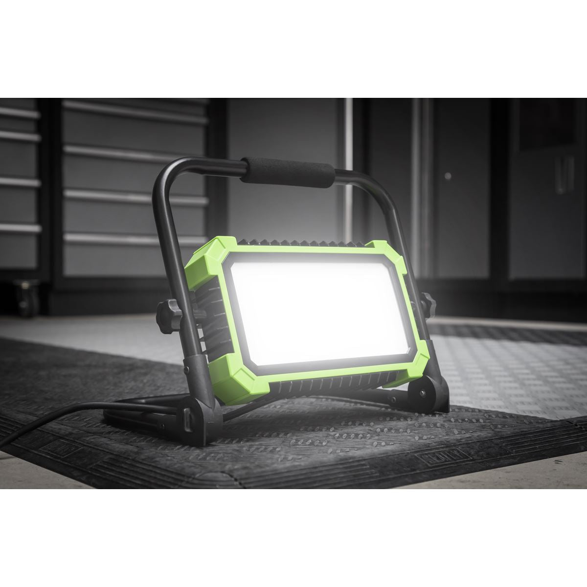 Sealey Portable Floodlight 50W SMD LED 230V size 320 x 270 x 65mm LED50WL