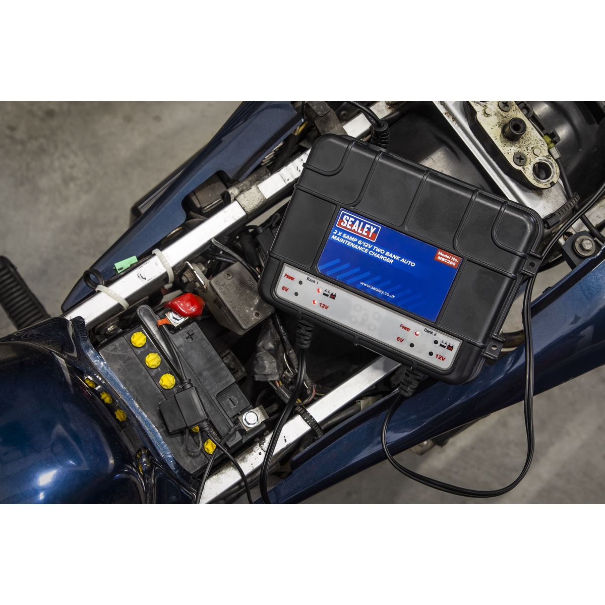 Sealey Two Bank 6/12V 10A (2 x 5A) Auto Maintenance Charger MBC250