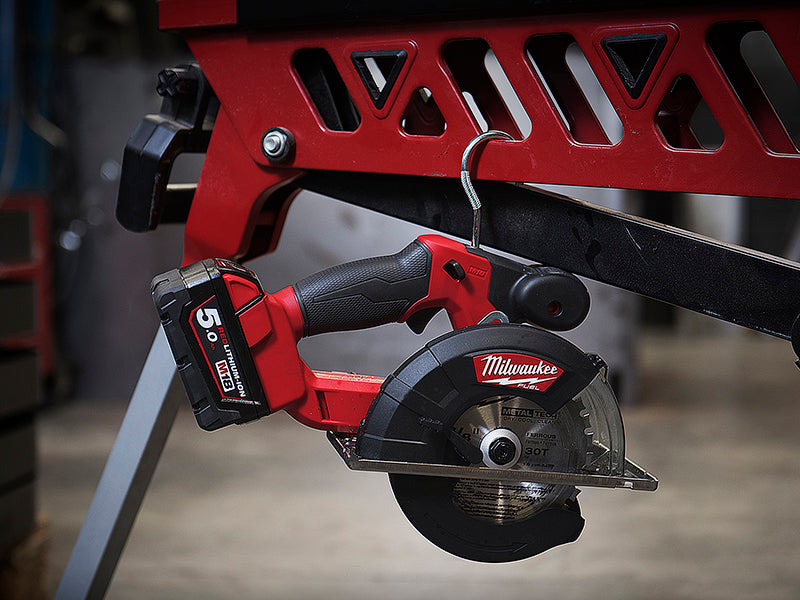 Milwaukee Power Tools M18 FMCS-502 Fuel™ Metal Saw 150mm 18V 2 x 5.0Ah Li-ion MILM18FMCS2