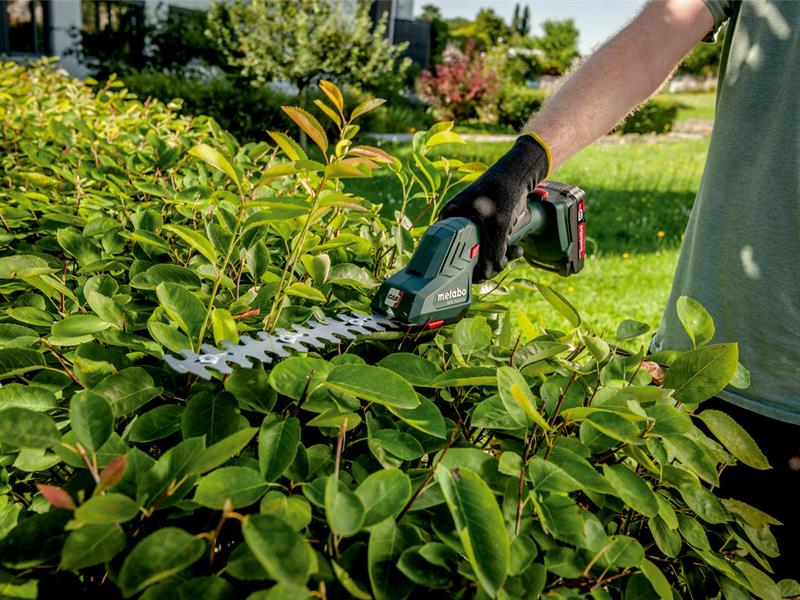 Metabo Shrub Grass Shear 18V Bare Unit Tool Free Change Of 2 blades MPTSGS18LTX