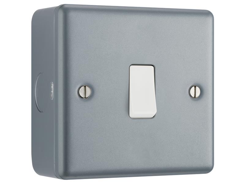 Masterplug Metal Clad 1-Gang 2-Way Light Switch MSTMC512