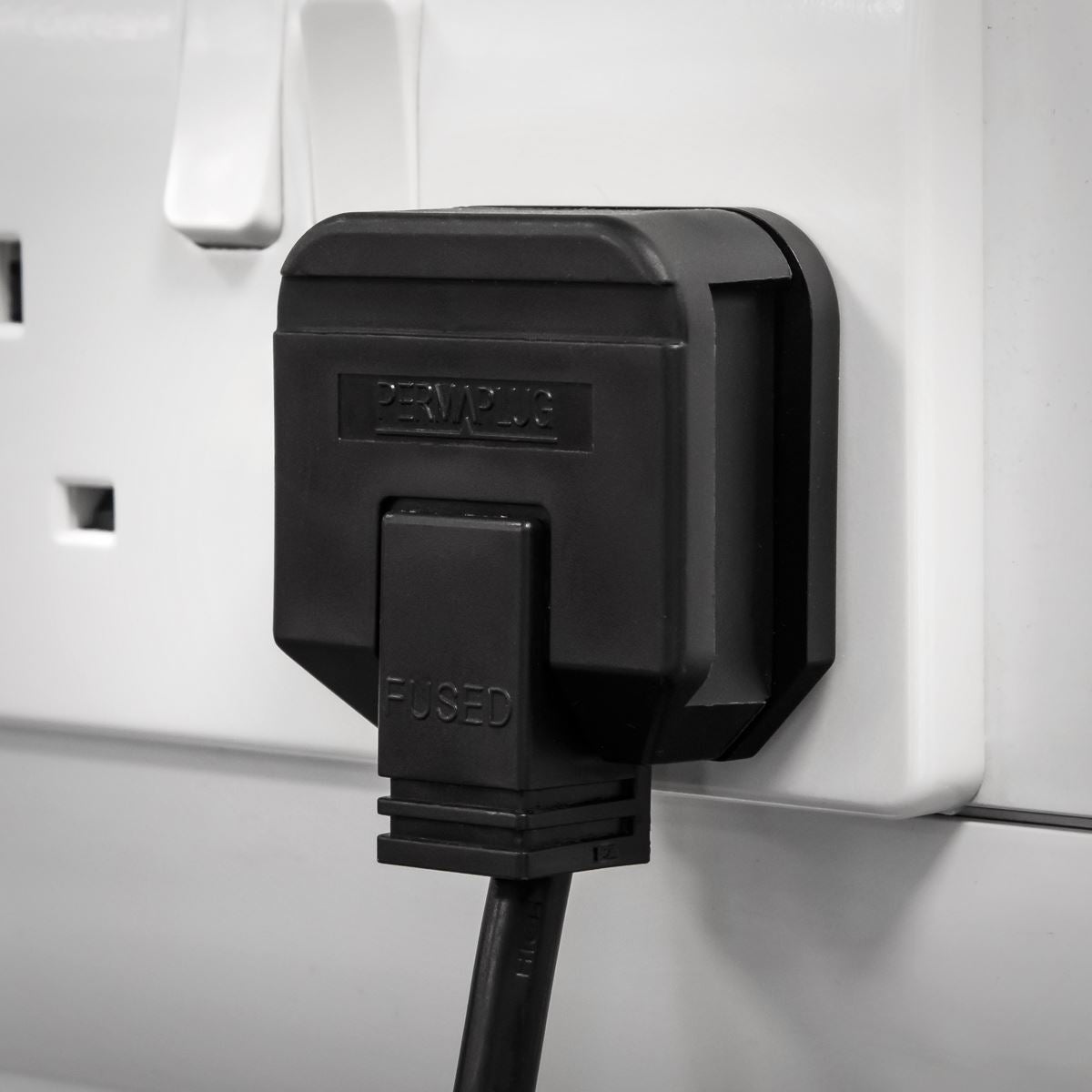Sealey Black 13A heavy-Duty Plug PL/13/3S