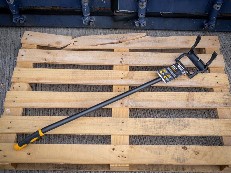 Roughneck Gorilla Pallet Buster 1.10m (43in) ROU64644