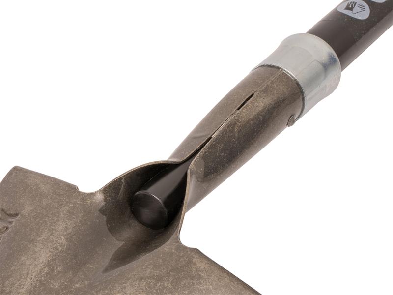 Roughneck GORILLA Sharp-Edge Square Micro Shovel Size 690mm 27in ROU68007