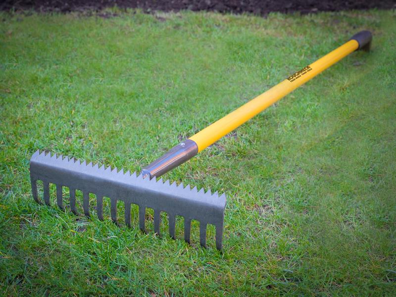 Roughneck Sharp-Edge Soil Rake ROU68302