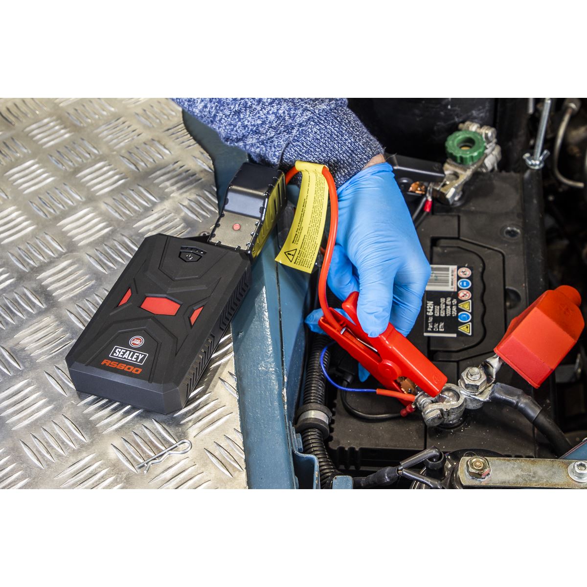 Sealey RoadStart® 600A 12V Lithium-ion Jump Starter Power Pack RS600