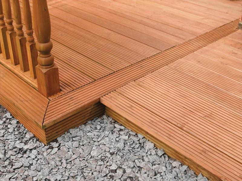 Ronseal Ultimate Protection Decking Stain Medium Oak 5 litre RSLNUDSMO5L