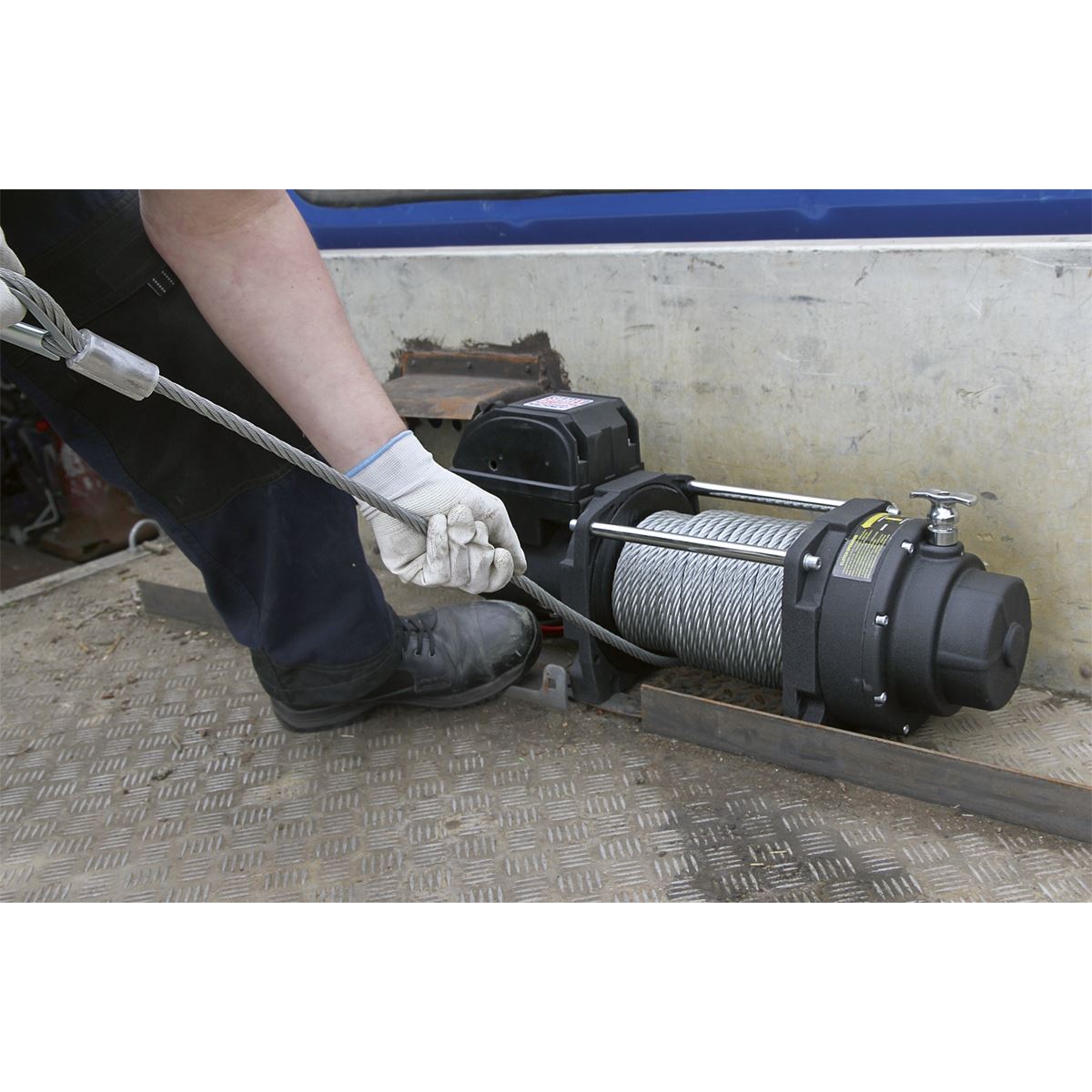 Sealey Recovery Winch 5675kg (12500lb) Line Pull 12V Industrial RW5675