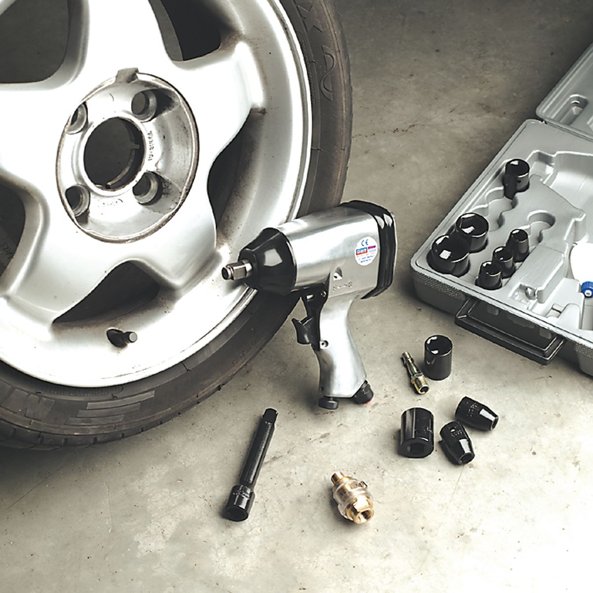 Sealey Air Impact Wrench Kit with Sockets 1/2"Sq Drive 237lb.ft 322Nm SA2/TS