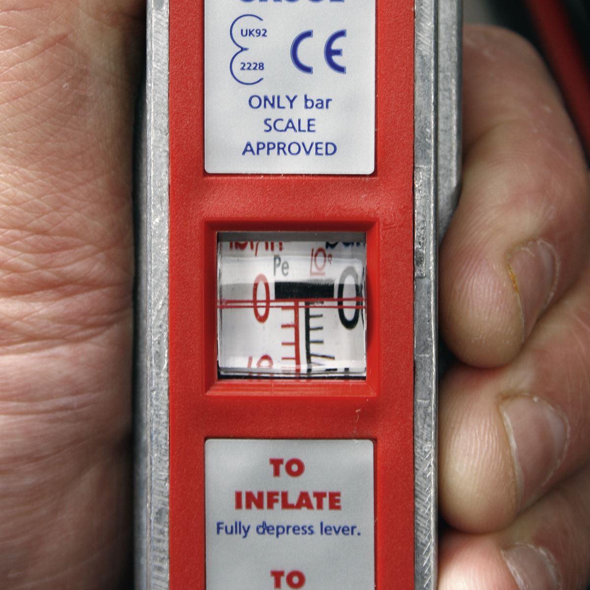 Sealey Professional Tyre Inflator with Twin Push-On Connector SA37/93
