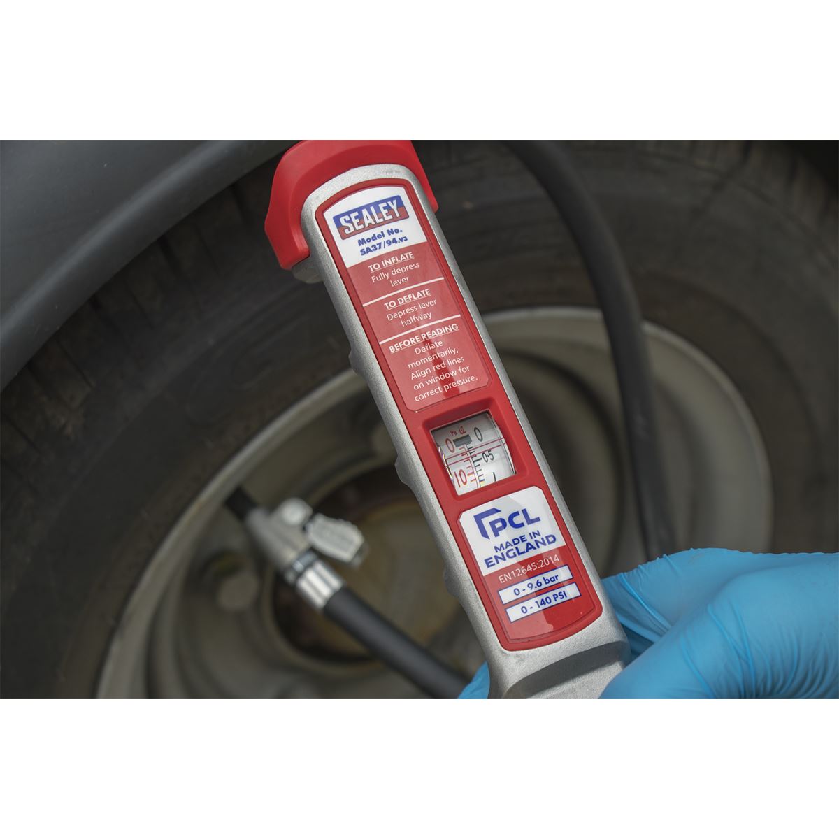 Sealey Professional Tyre Inflator with 2.5m Hose & Clip-On Connector SA37/94