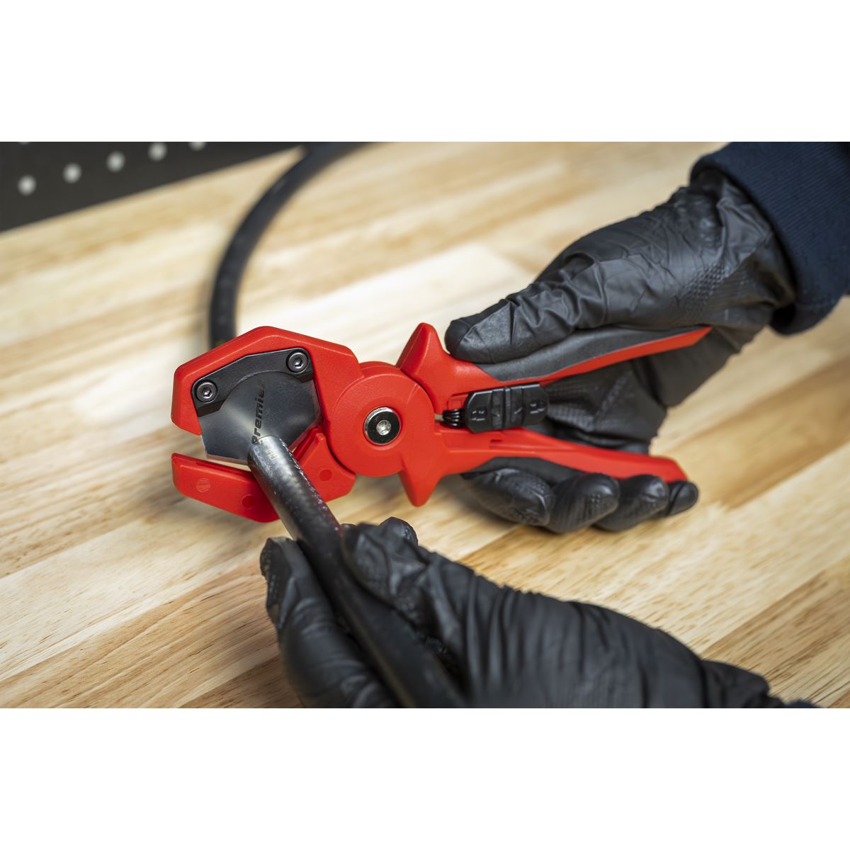 Sealey Hose Cutter �3-32mm SC129