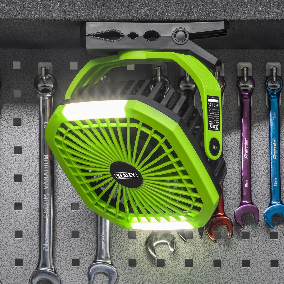 Sealey Portable Clip Fan with Worklight 8" 4 Speeds For Desktop etc SCF8WL