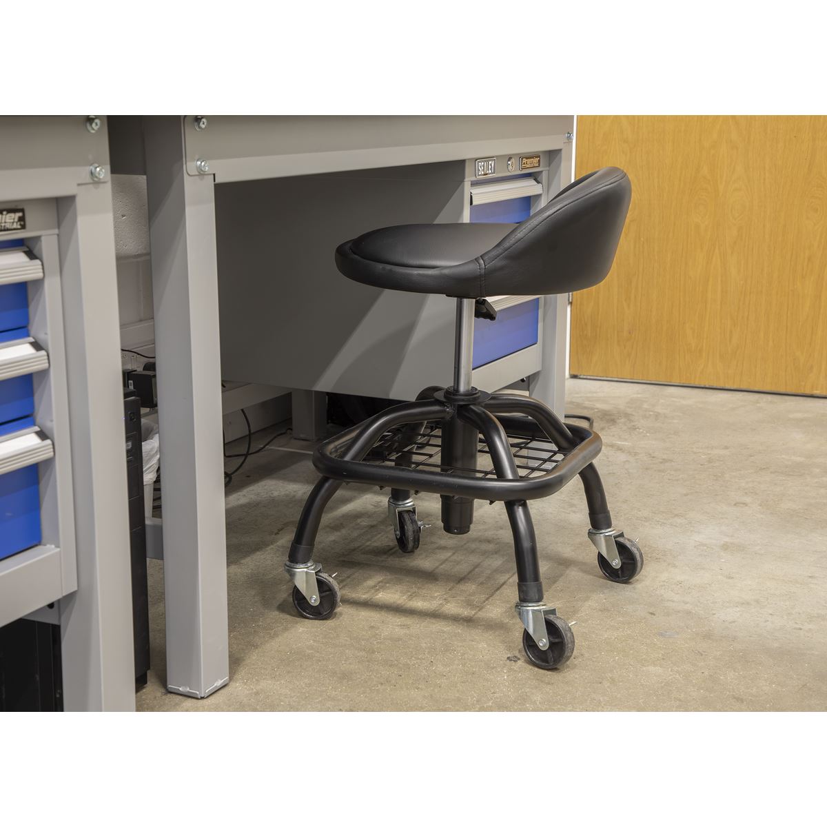 Sealey Creeper Stool Pneumatic with Adjustable Height Swivel Seat & Back Rest SCR02B