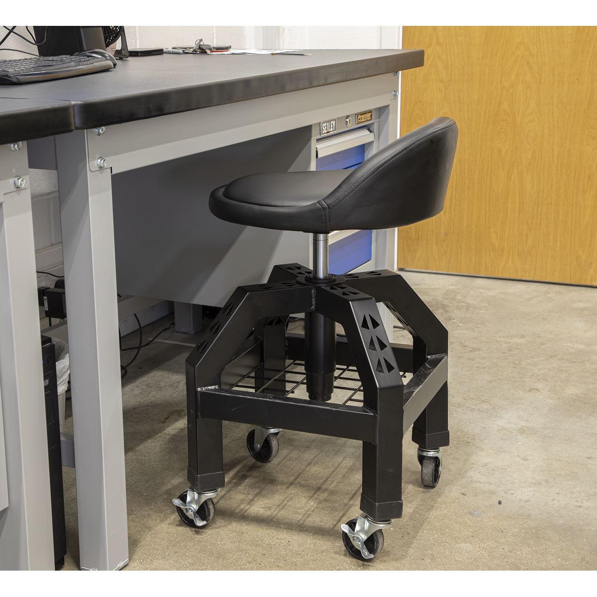 Sealey Creeper Stool Pneumatic with Adjustable Height Swivel Seat & Back Rest SCR03B