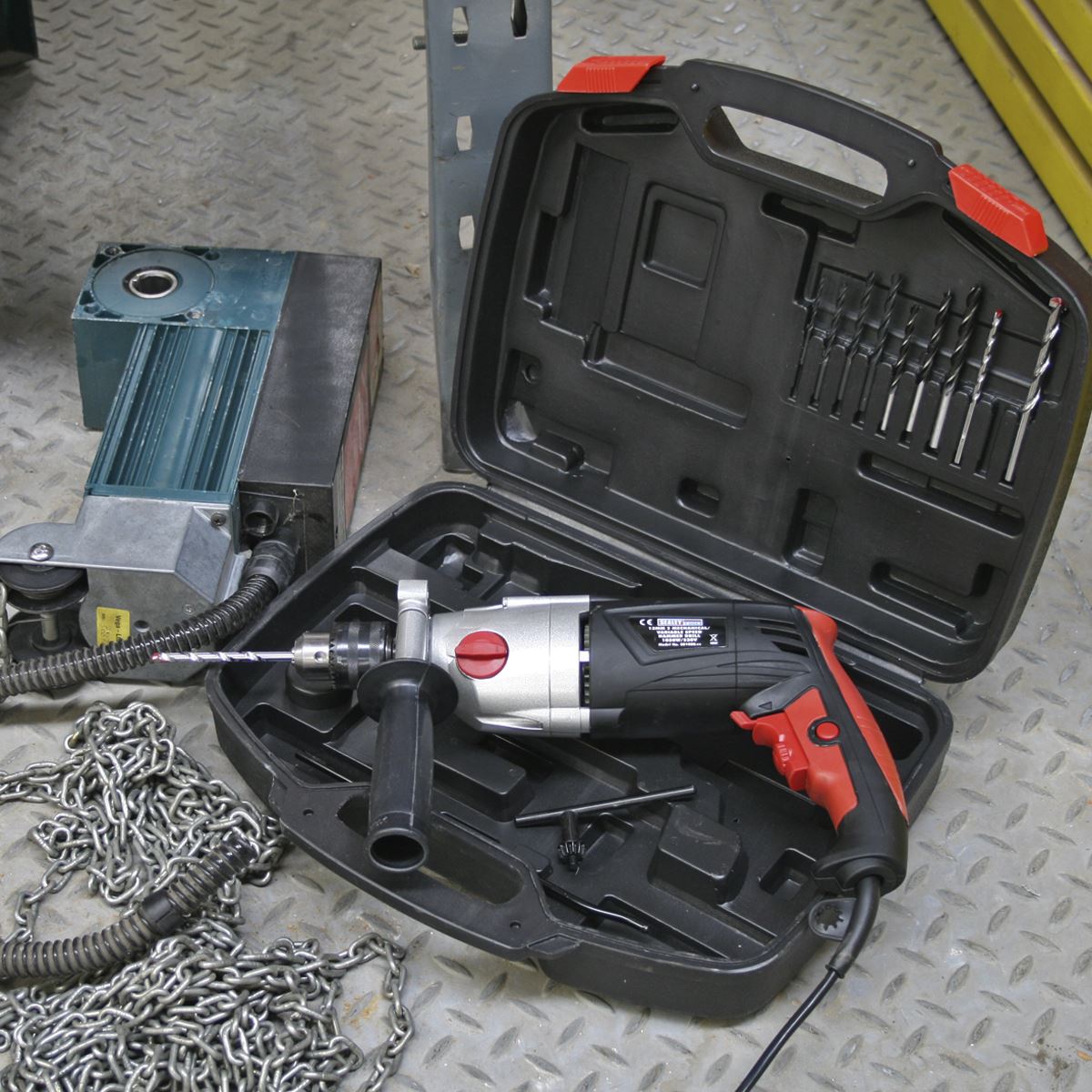 Sealey Hammer Drill �13mm 2 Mechanical/Variable Speed 1050W/230V SD1000