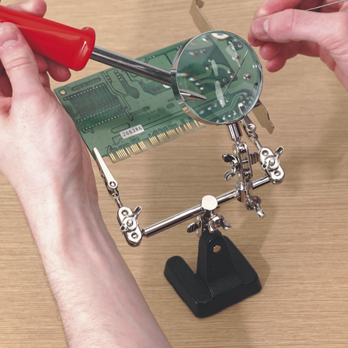 Sealey Mini Robot Soldering Stand with Magnifier SD150