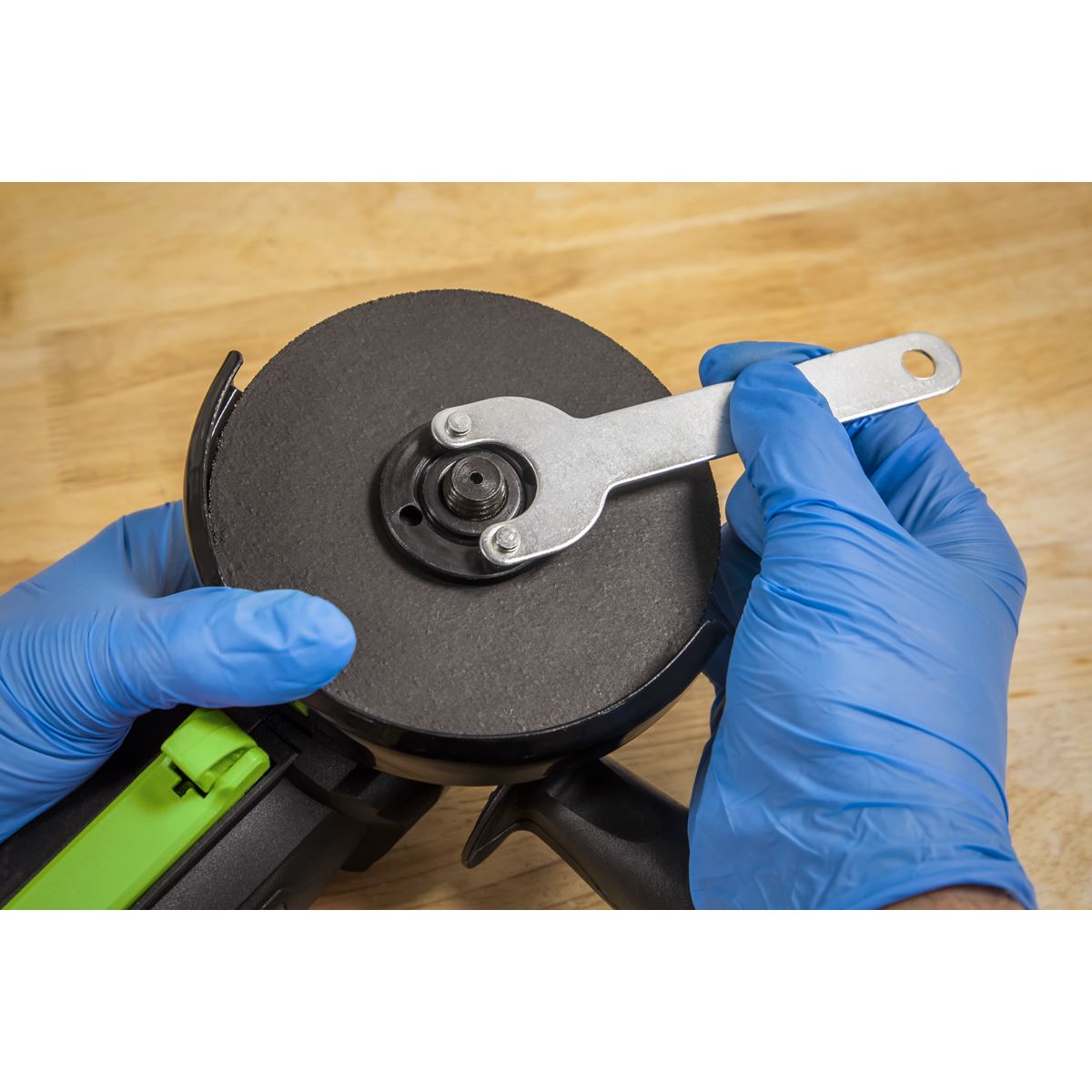 Sealey Angle Grinder �115mm 750W/230V SG115EHV