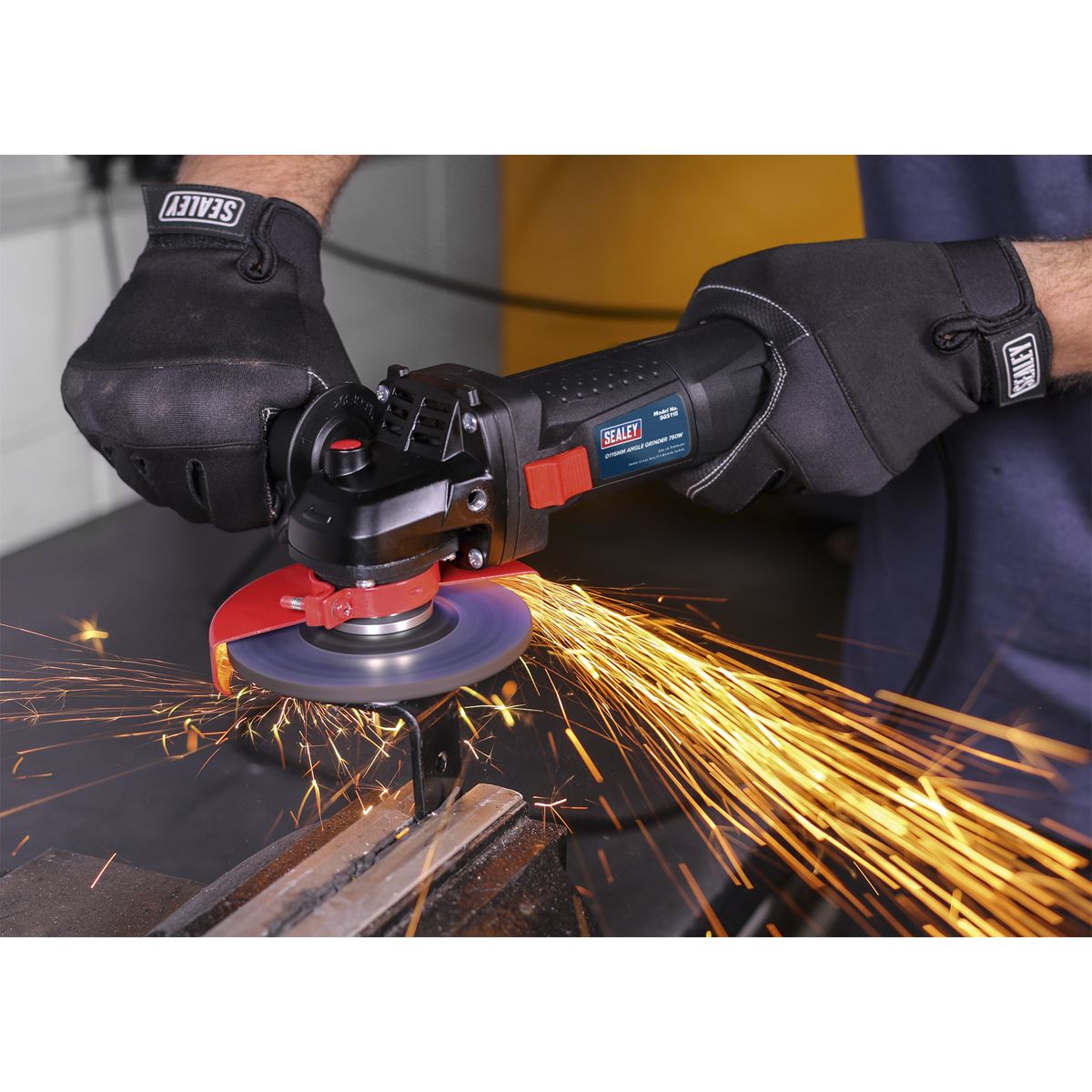 Sealey Angle Grinder �115mm 750W/230V Slim Body SGS115