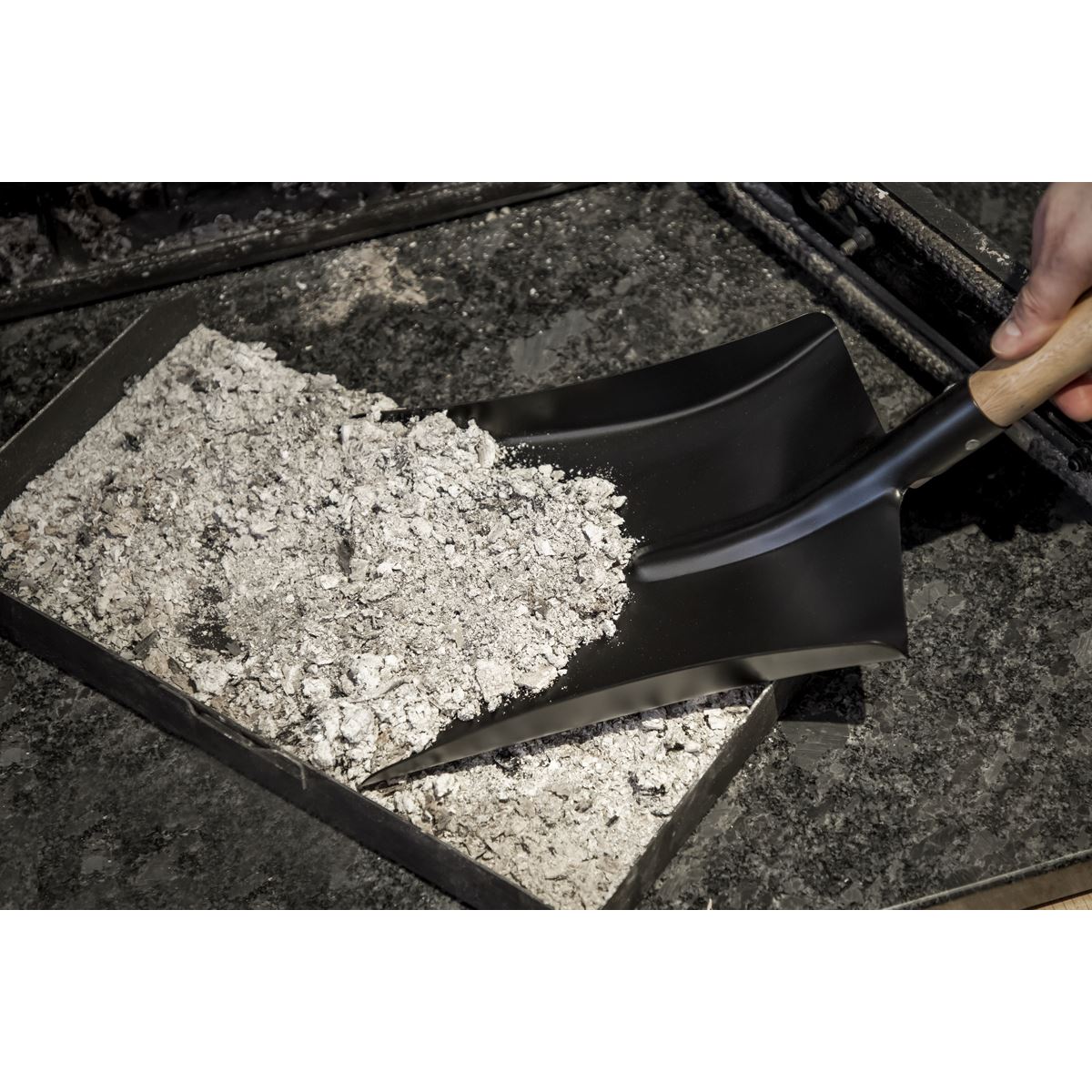 Sealey Coal shovel 8" with 228mm Wooden Handle SS09