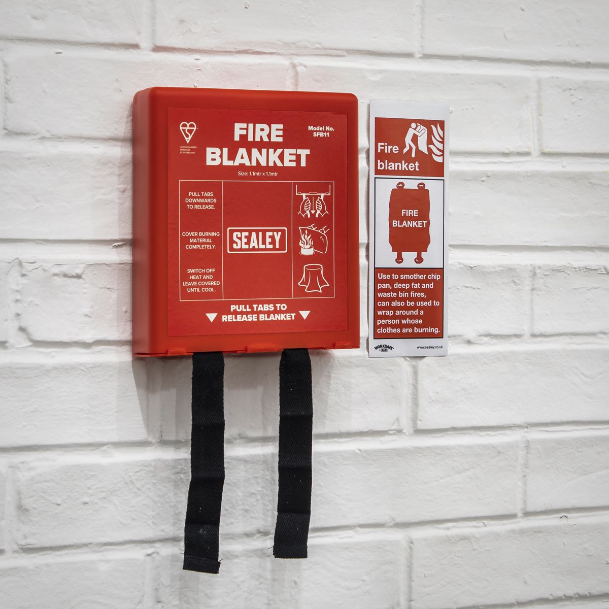 Sealey Safe Conditions Safety Sign - Fire Blanket - Rigid Plastic - Pack of 10 SS53P10
