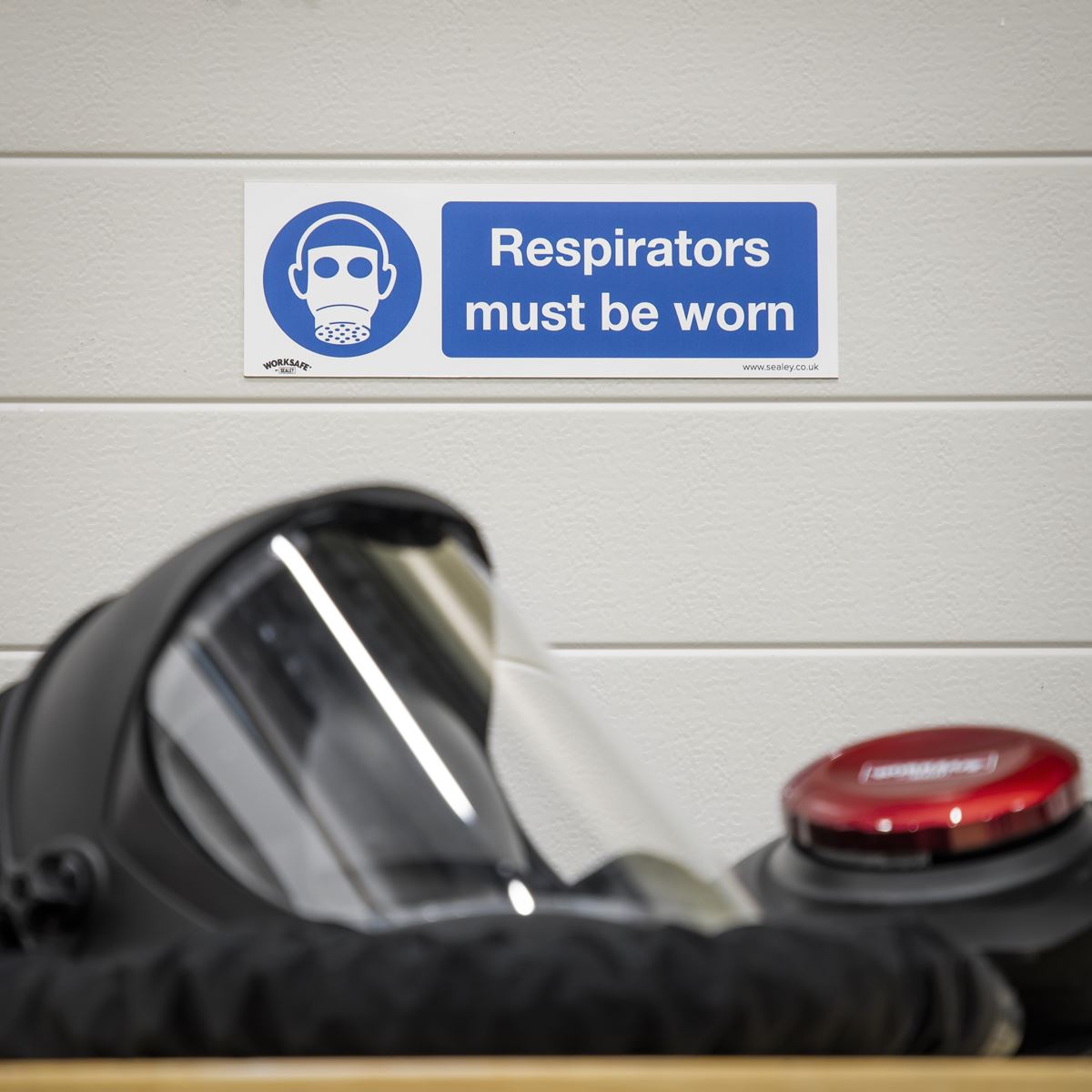 Sealey Mandatory Safety Sign - Respirators Must Be Worn - Rigid Plastic SS56P1