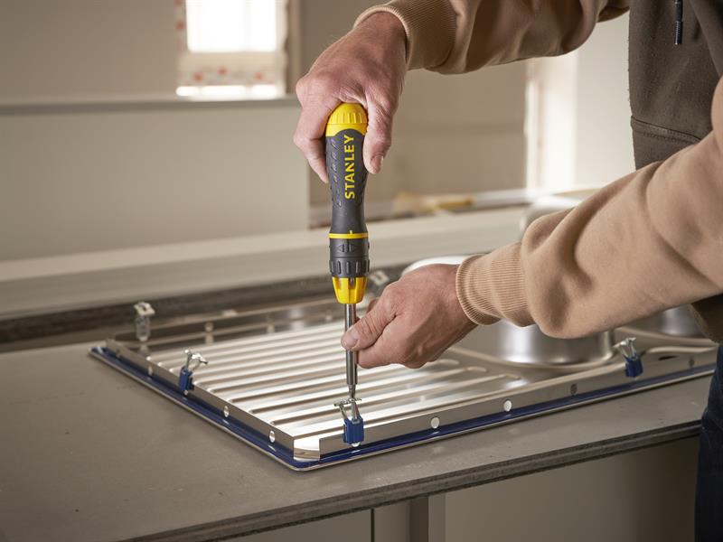 STANLEY® Multibit Ratchet Screwdriver &10 Bits STA068010