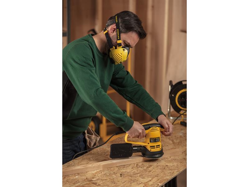 STANLEY Half Mask Respirator P3 R M/L Filtration Up To 99.99% STMF011022