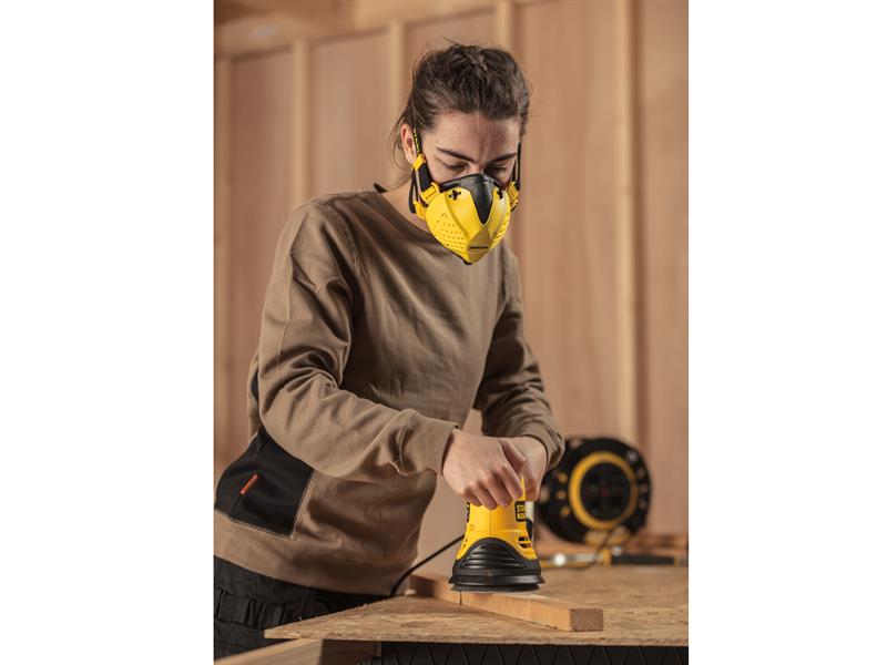 STANLEY Half Mask Respirator P3 R M/L Filtration Up To 99.99% STMF011022