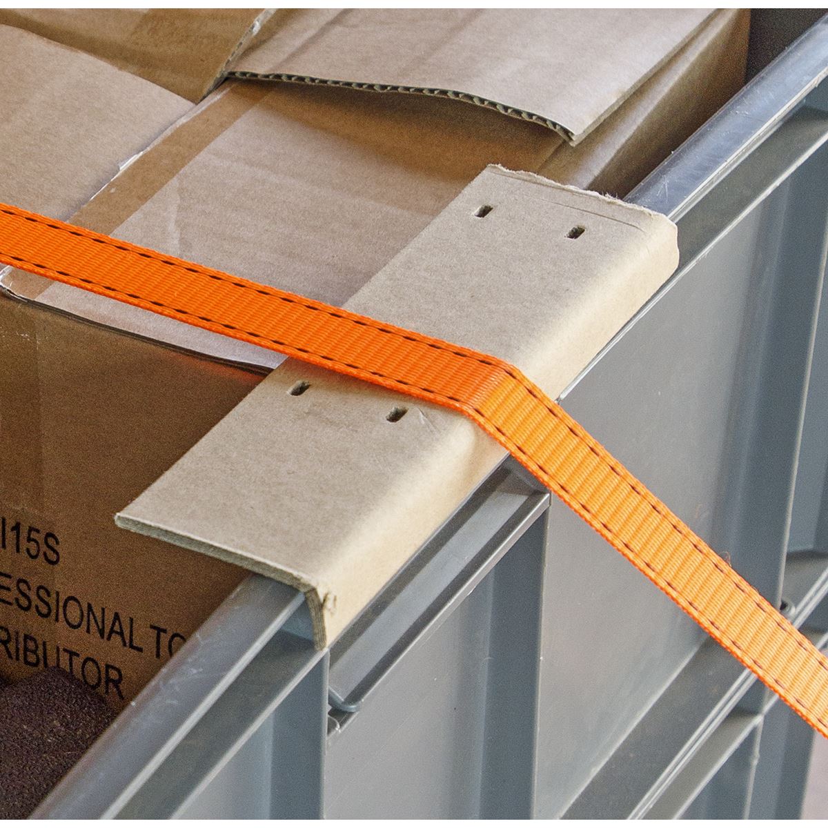 Sealey Ratchet Tie Down 25mm x 5m Polyester Webbing with Corner Protector 600kg Breaking Strength TD0635E