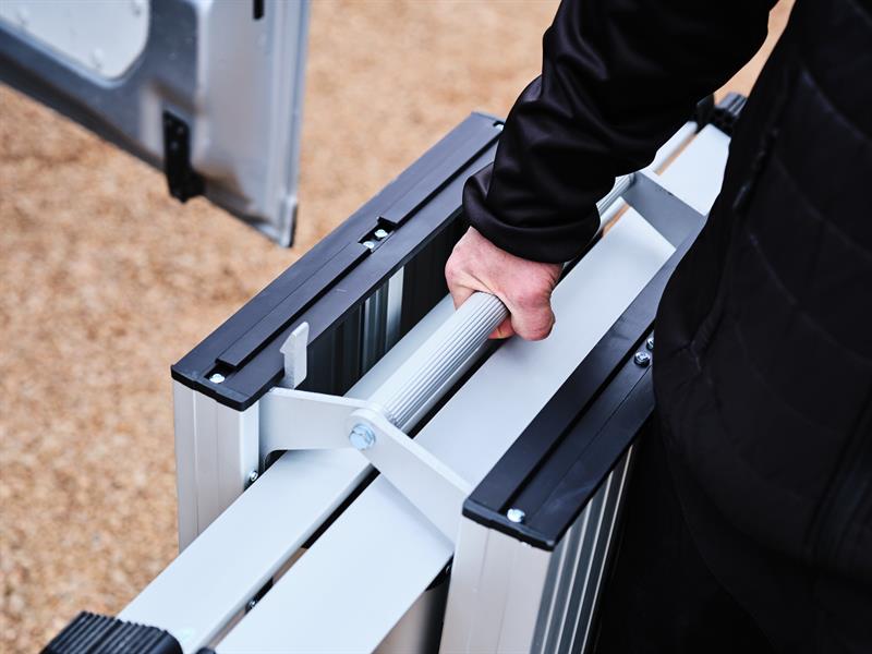 Telesteps 150Kg Solid Line Working Platform Wide Steps And Portable TEL61209601