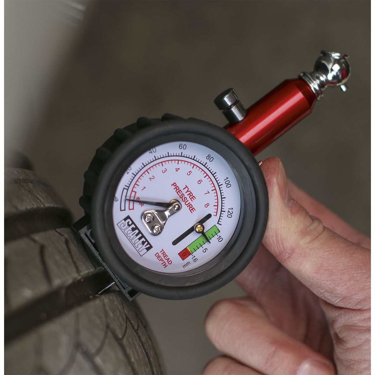 Sealey Tyre Pressure Gauge with Tyre Tread Depth Gauge 0-8bar(0-120psi) TSTPDG01