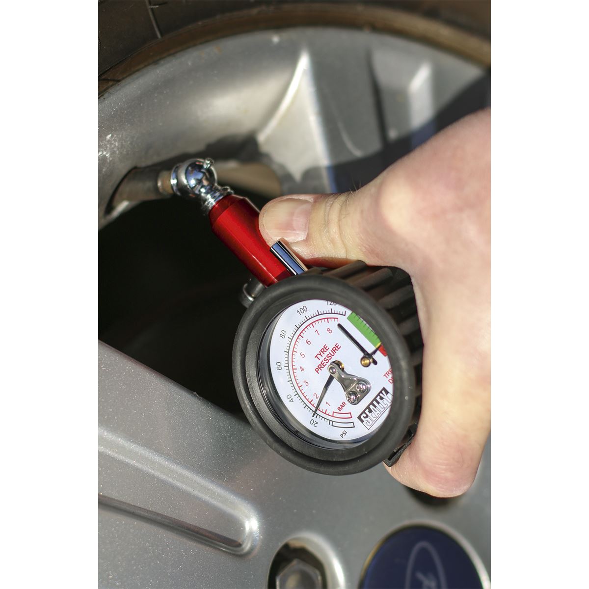 Sealey Tyre Pressure Gauge with Tyre Tread Depth Gauge 0-8bar(0-120psi) TSTPDG01