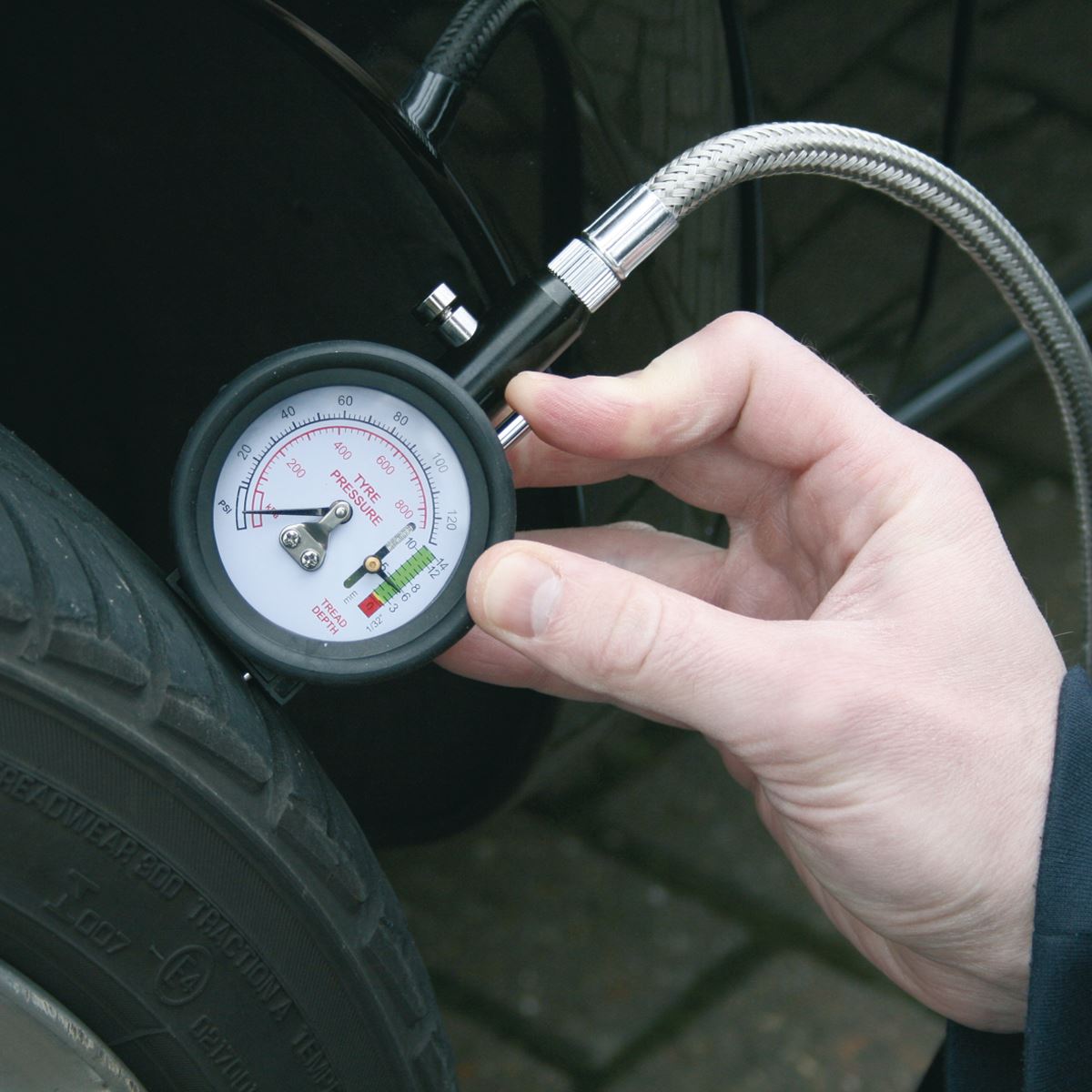 Sealey Tyre Pressure Gauge & Tyre Tread Depth Gauge - Flexible Hose 0-8bar(0-120psi) TSTPDG02