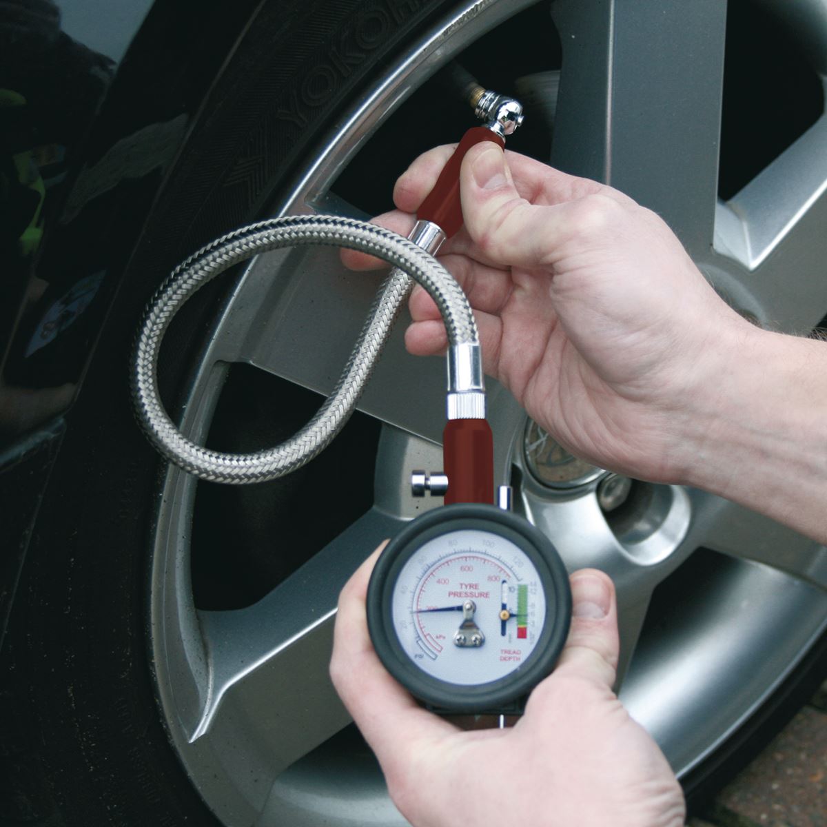 Sealey Tyre Pressure Gauge & Tyre Tread Depth Gauge - Flexible Hose 0-8bar(0-120psi) TSTPDG02