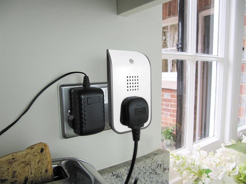 Uni-Com Premium Plug-Through Door Chime UNC62202