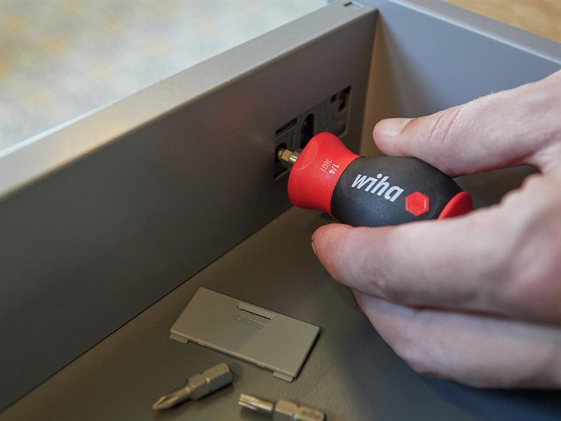 Wiha Magnetic SoftFinish® Stubby Screwdriver with Bit Magazine (PH, PZ) WHA33741