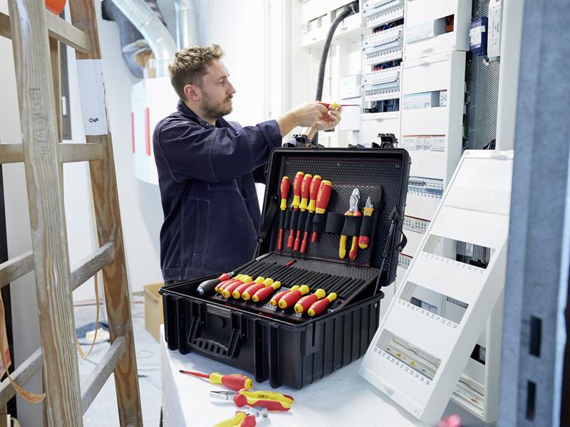 Wiha Competence XL electrician Tool Kit, 82 Piece (inc. Case) WHA40523