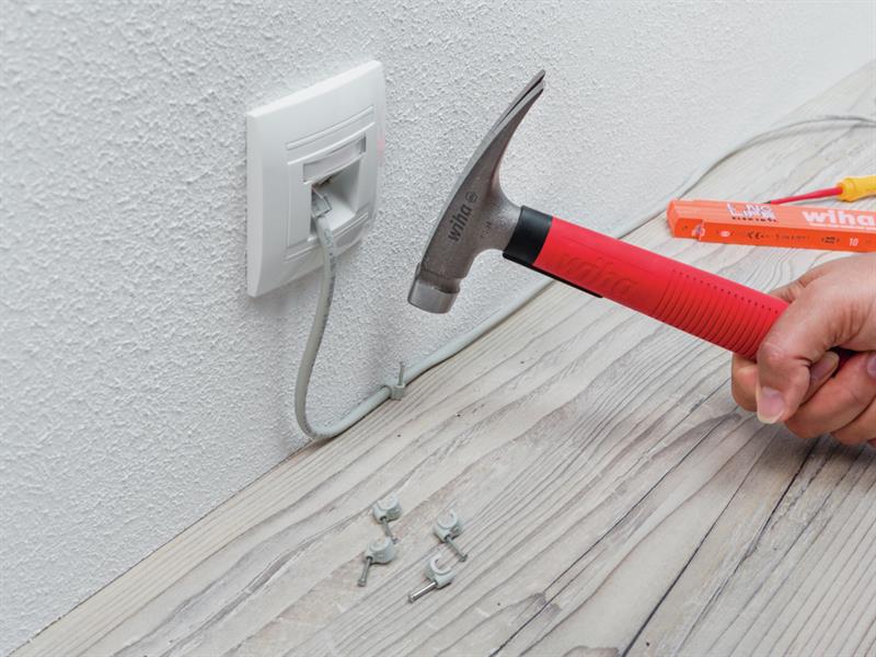 Wiha Electrician's Hammer 300g WHA42071