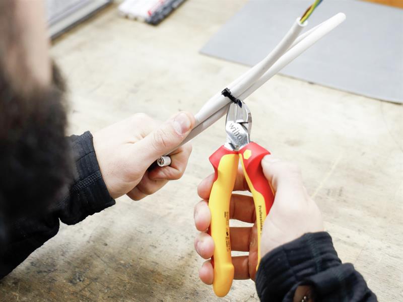 Wiha Professional electric Diagonal Cutters with DynamicJoint® 160mm WHA43458
