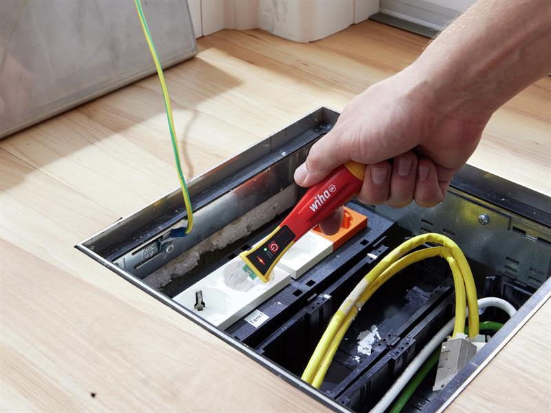 Wiha Non-contact Voltage Detector 90-1000V AC WHA43798