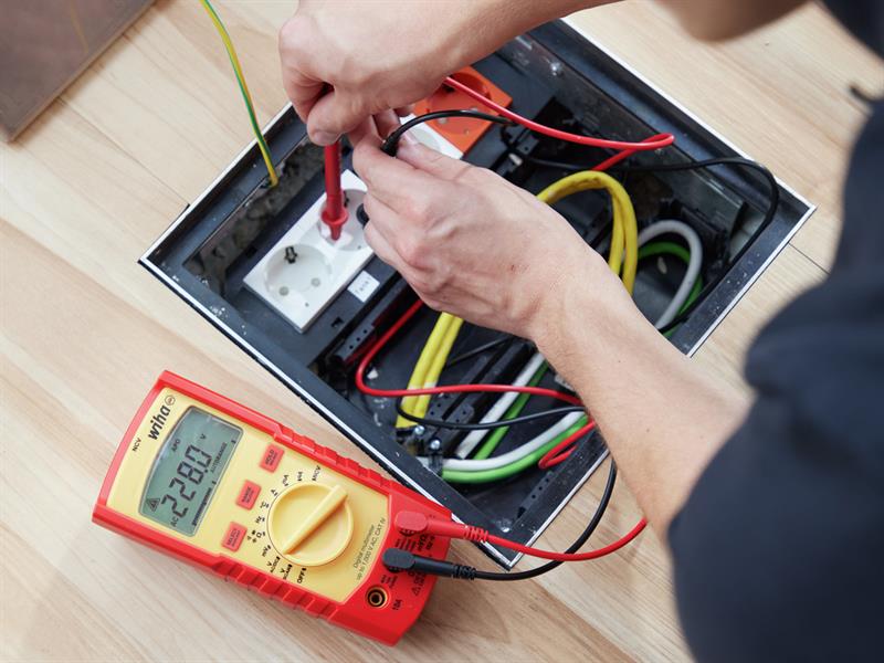 Wiha Digital Multimeter 1,000 V AC, CAT IV WHA45215