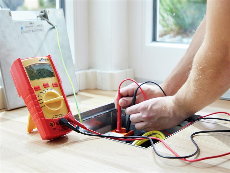 Wiha Digital Multimeter 600 V AC, CAT IV WHA45218
